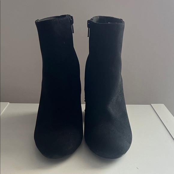 Steve Madden Black Heeled Boots with Pearl Details - Picture 4 of 4